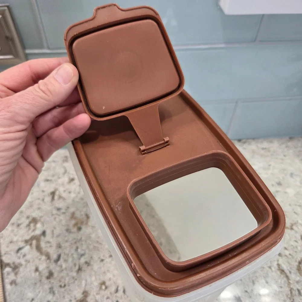 Vintage Tupperware Modular‎ Mate Super Oval 4 Brown Flip Top Pour Lid Container